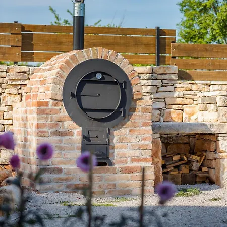 Villa Marion Radovani