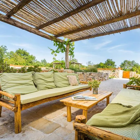 Villa Marion Radovani