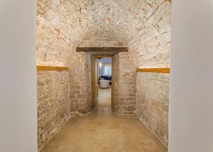 Marion Villa Radovani