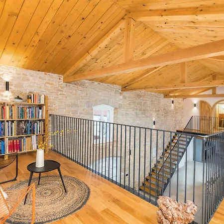 וילה Marion Radovani